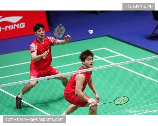 “梁王”组合香港公开赛打破11个月冠军荒 男双暴力美学与网前封堵成制胜关键